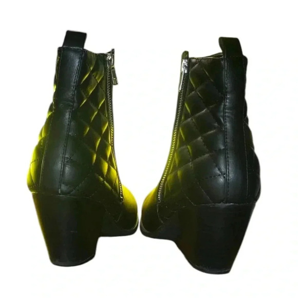 Quilted Black Heeled Booties - Size 7.5 - Picture 6 of 7
